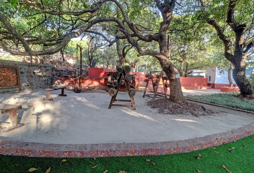 Отель Citrus Chambers Mahabaleshwar