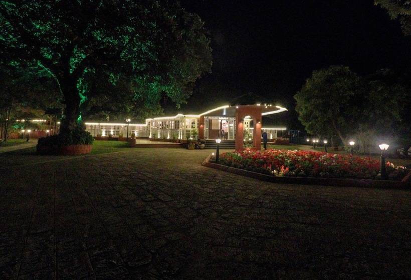 בית מלון כפרי Citrus Chambers Mahabaleshwar