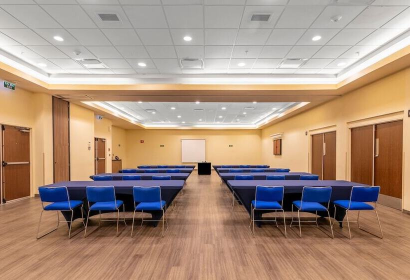 فندق City Express By Marriott Ciudad Del Carmen