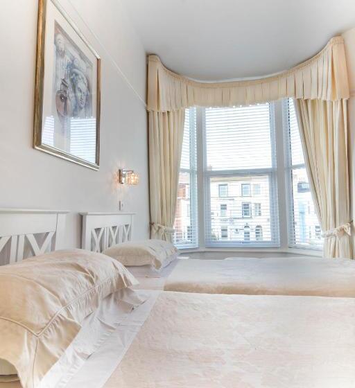 בית מלון כפרי Clifton Villa   Southport