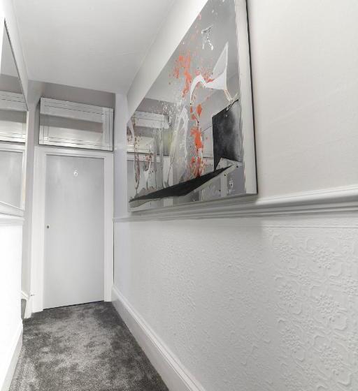 בית מלון כפרי Clifton Villa   Southport