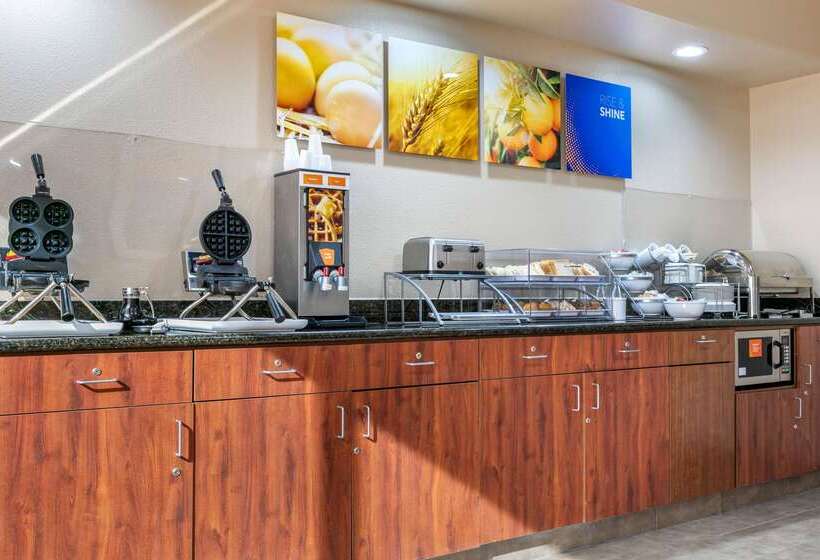 فندق Comfort Inn & Suites Van Buren   Fort Smith