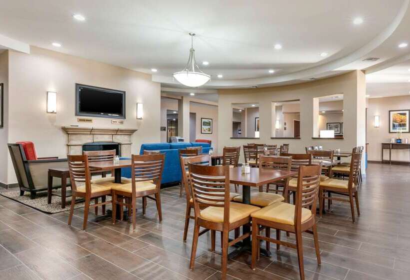 فندق Comfort Inn & Suites Van Buren   Fort Smith