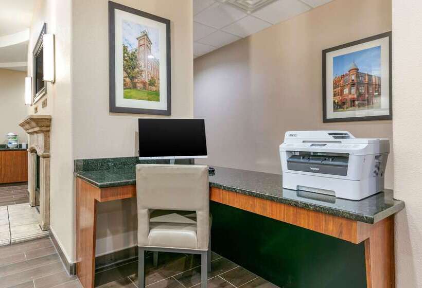 فندق Comfort Inn & Suites Van Buren   Fort Smith