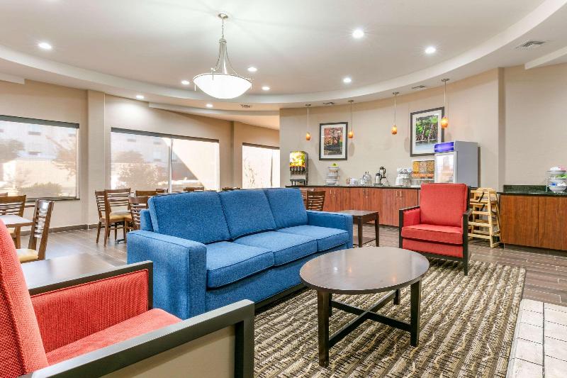 فندق Comfort Inn & Suites Van Buren   Fort Smith
