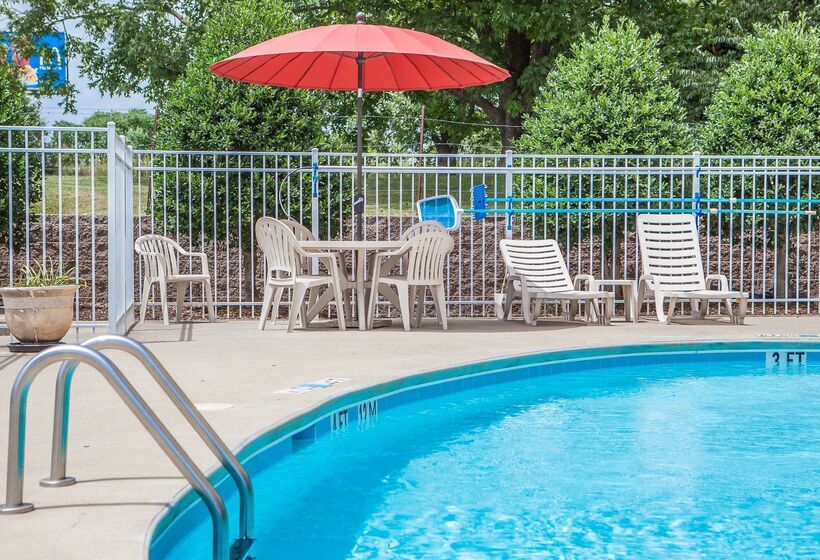 בית מלון כפרי Comfort Inn & Suites Tuscumbiamuscle Shoals