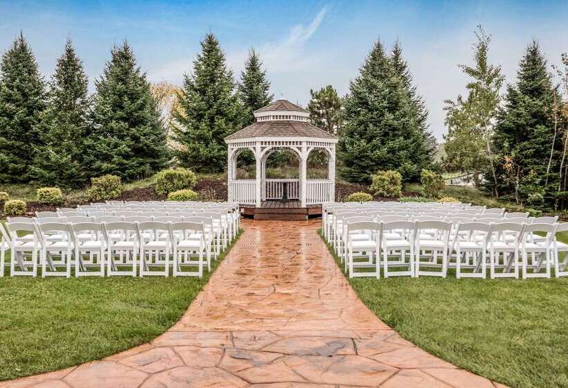 فندق Comfort Suites At Par 4 Resort