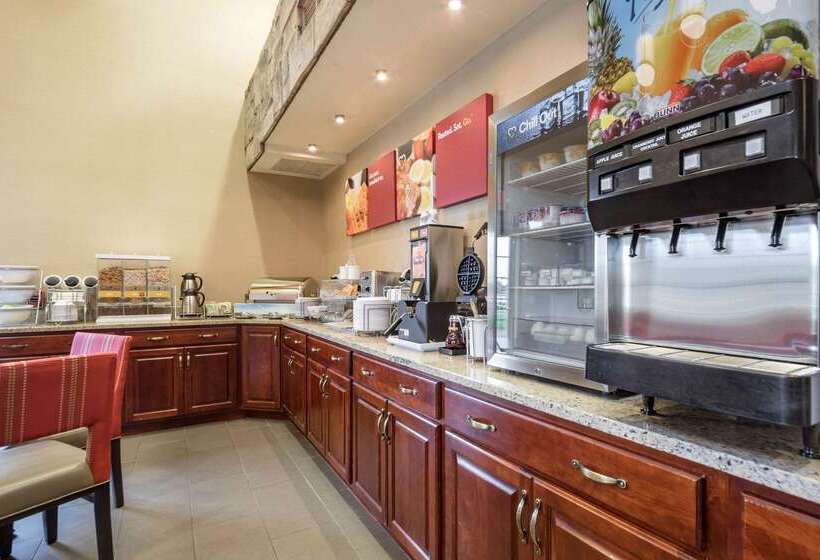 فندق Comfort Suites At Par 4 Resort