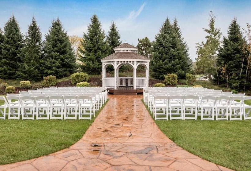 فندق Comfort Suites At Par 4 Resort