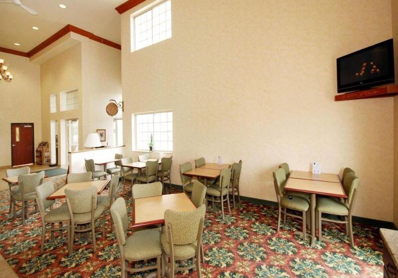 فندق Comfort Suites At Par 4 Resort