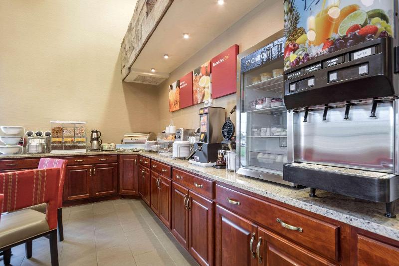 فندق Comfort Suites At Par 4 Resort