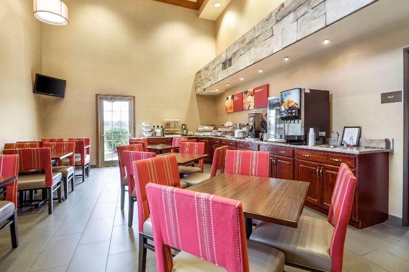 فندق Comfort Suites At Par 4 Resort