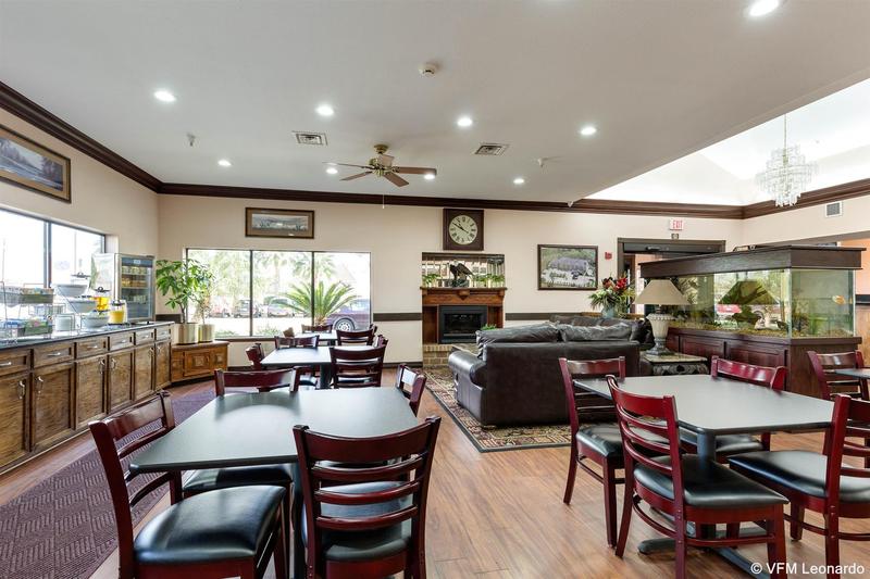 ホテル Comfort Suites Lake Jackson Clute