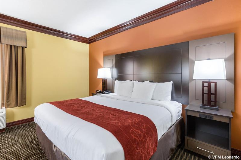 ホテル Comfort Suites Lake Jackson Clute