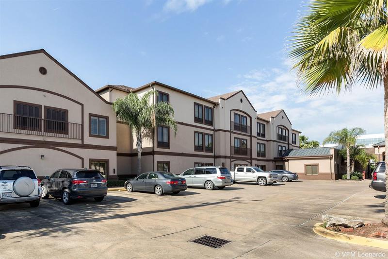 ホテル Comfort Suites Lake Jackson Clute