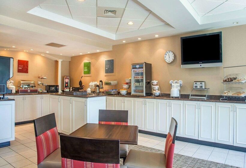 فندق Comfort Suites West Warwick  Providence