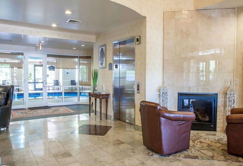 فندق Comfort Suites West Warwick  Providence