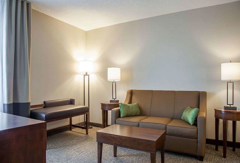 فندق Comfort Suites West Warwick  Providence