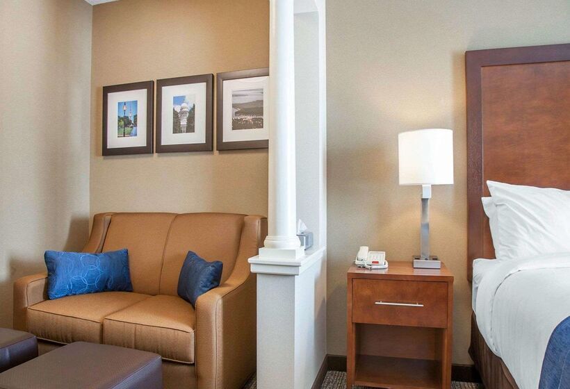 فندق Comfort Suites West Warwick  Providence