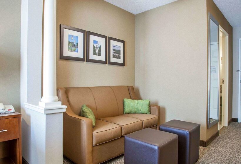 فندق Comfort Suites West Warwick  Providence