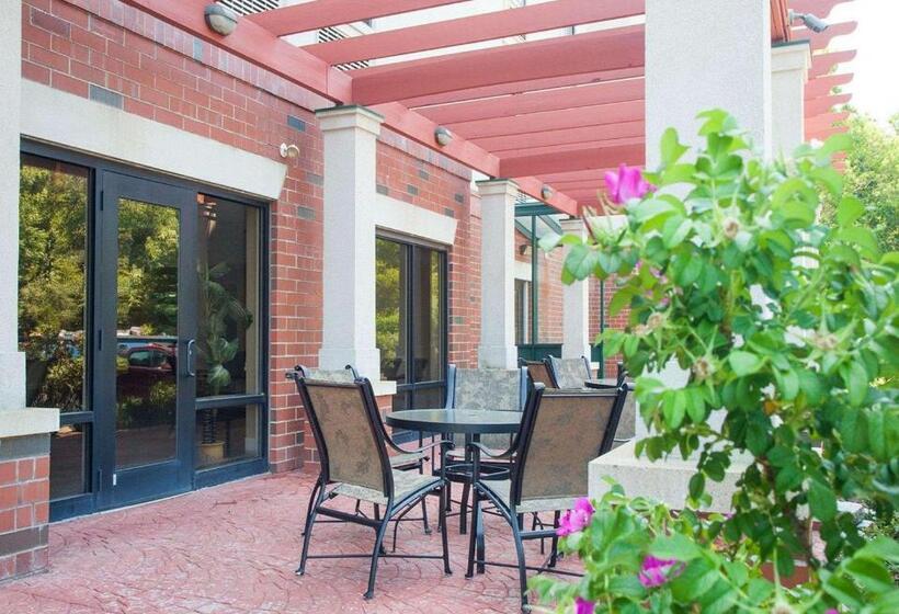 فندق Comfort Suites West Warwick  Providence