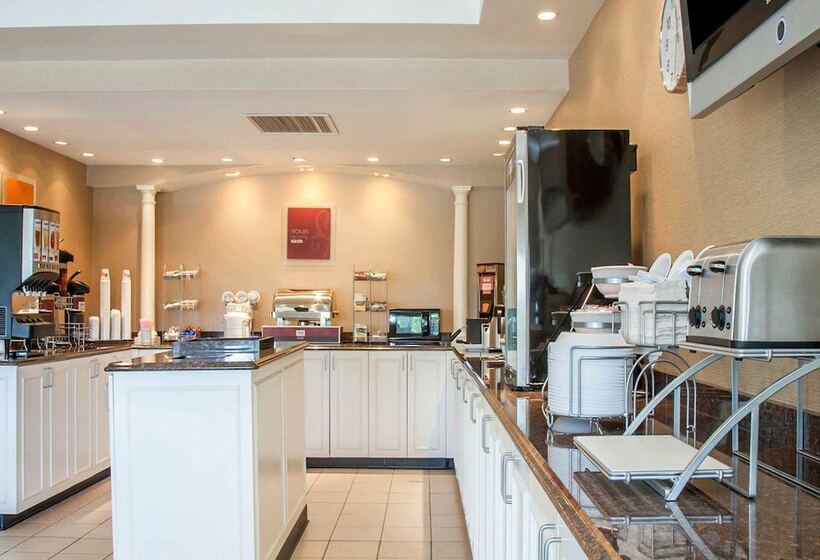 فندق Comfort Suites West Warwick  Providence