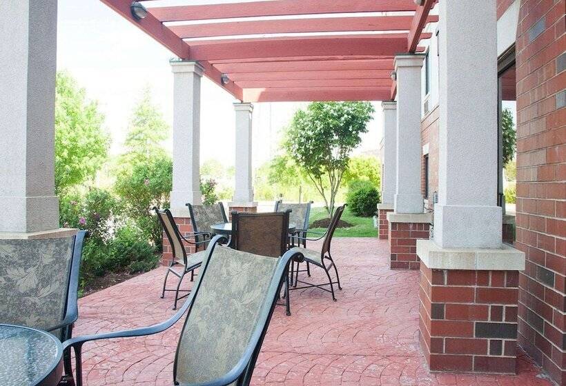 فندق Comfort Suites West Warwick  Providence