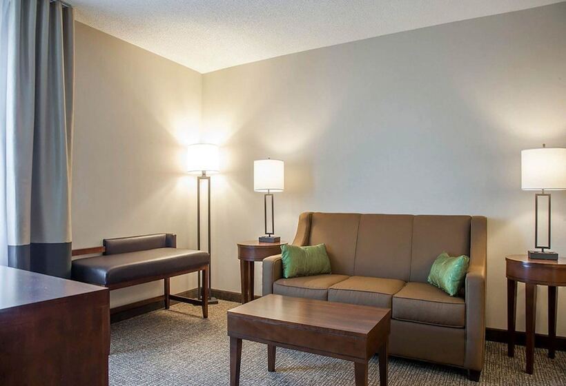 فندق Comfort Suites West Warwick  Providence