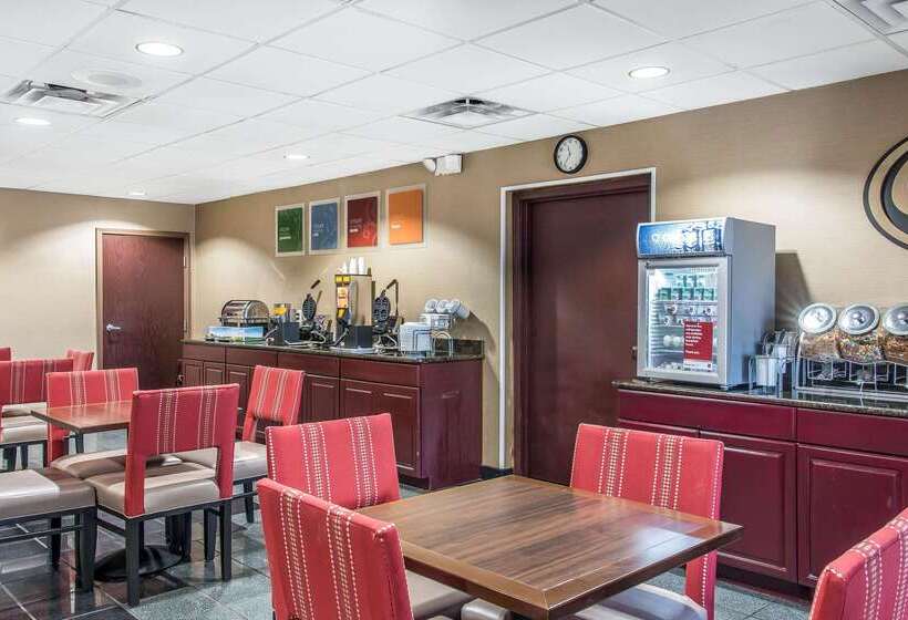 호텔 Comfort Suites