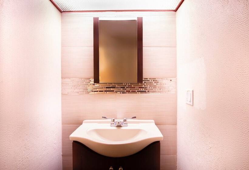 ホテル Costa Ensenada