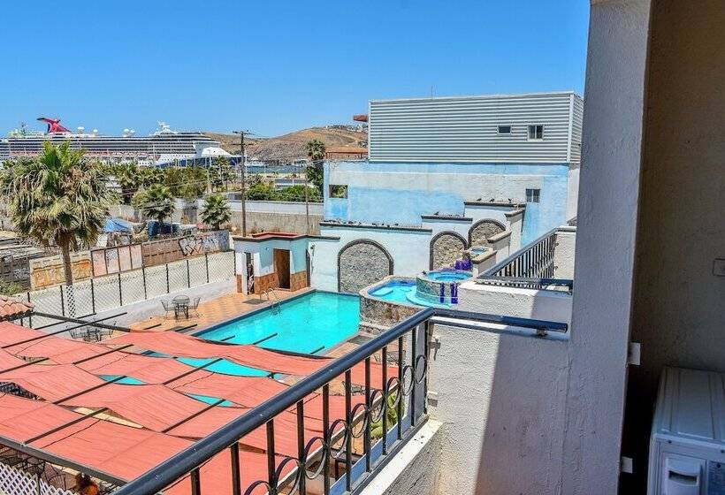 ホテル Costa Ensenada