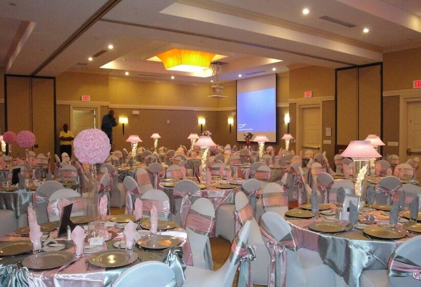 هتل Courtyard Warner Robins
