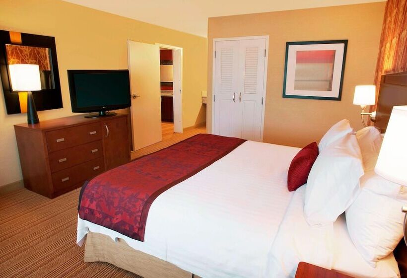 Отель Courtyard Warner Robins