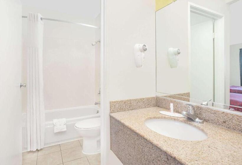 فندق Days Inn By Wyndham Turlock