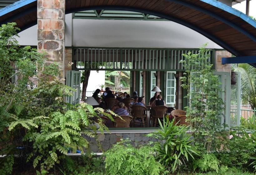 ホテル Deli River And Restaurant Omlandia