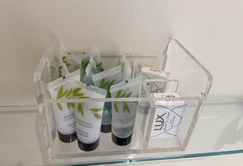 호텔 Diamonds Villa Near York Hospital