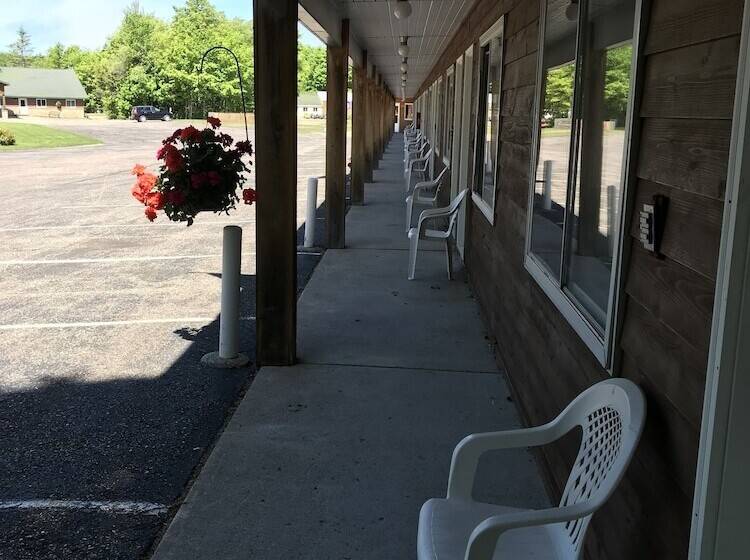 فندق Quality Inn & Suites Munising
