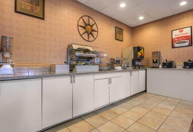 ホテル Econo Lodge Inn & Suites Triadelphia  Wheeling
