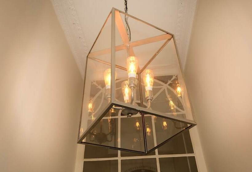 Отель Edgar Townhouse