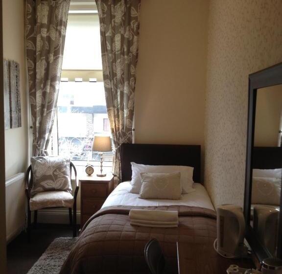 בית מלון כפרי Elmswood Guest House