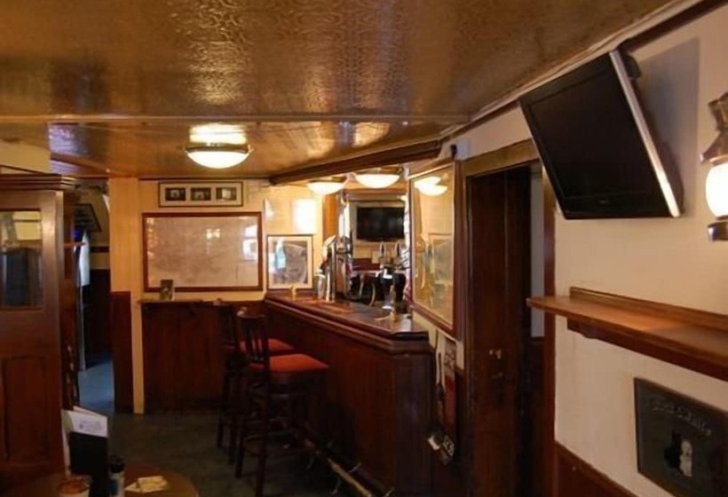 فندق Fishermans Tavern
