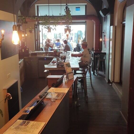 בית מלון כפרי Five Elements Hostel Leipzig