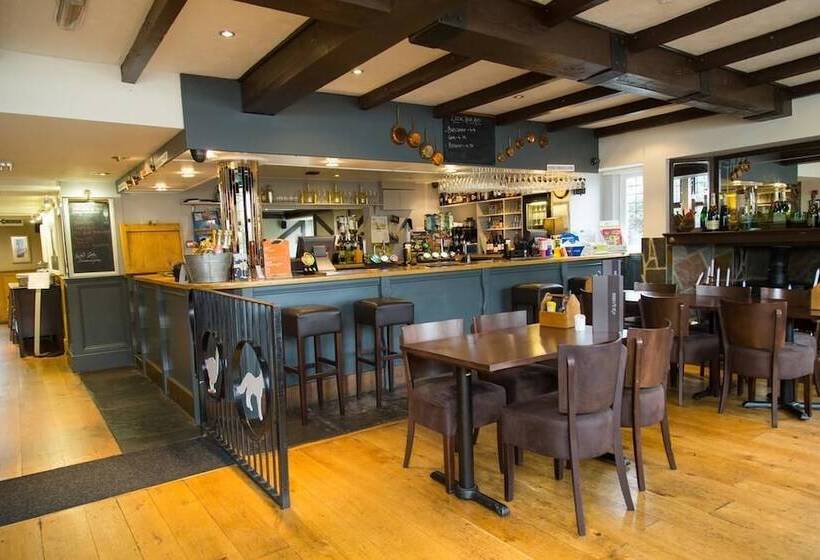 호텔 Fox And Goose Inn