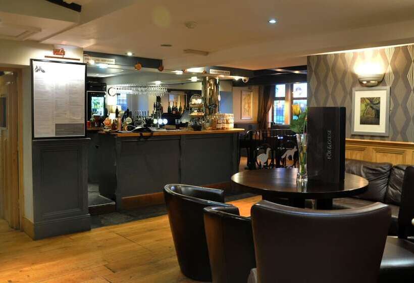 فندق Fox And Goose Inn