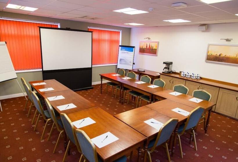 فندق Fox And Goose Inn