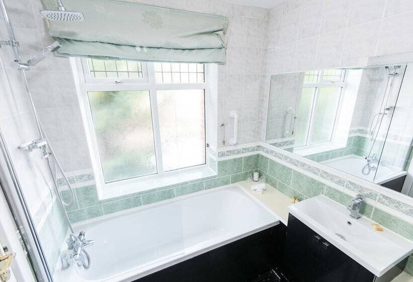 Отель Grovefield Manor