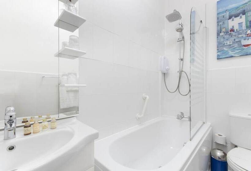 Отель Grovefield Manor