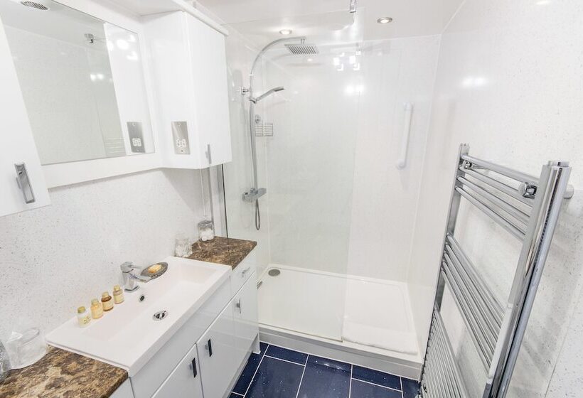 Отель Grovefield Manor