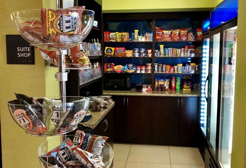 בית מלון כפרי Hampton Inn & Suites Woodstock, Va