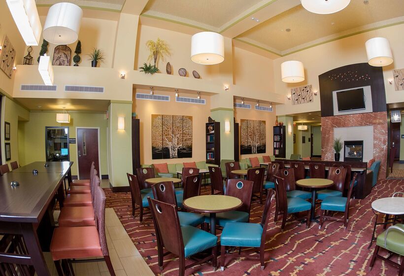 בית מלון כפרי Hampton Inn & Suites Woodstock, Va